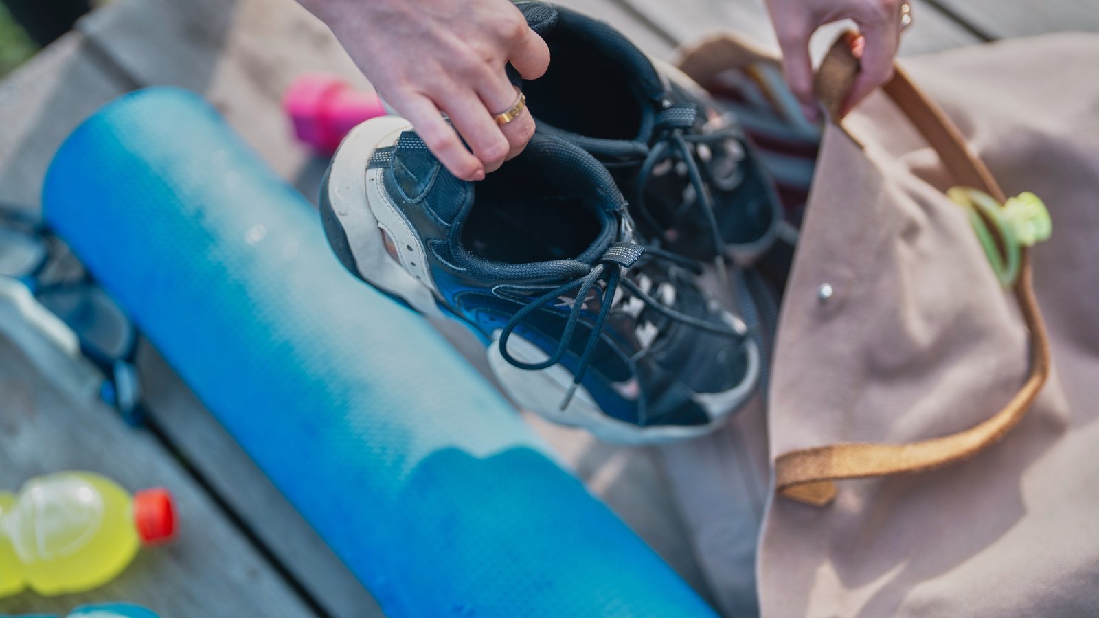 6 Features to Look for in a Yoga Bag